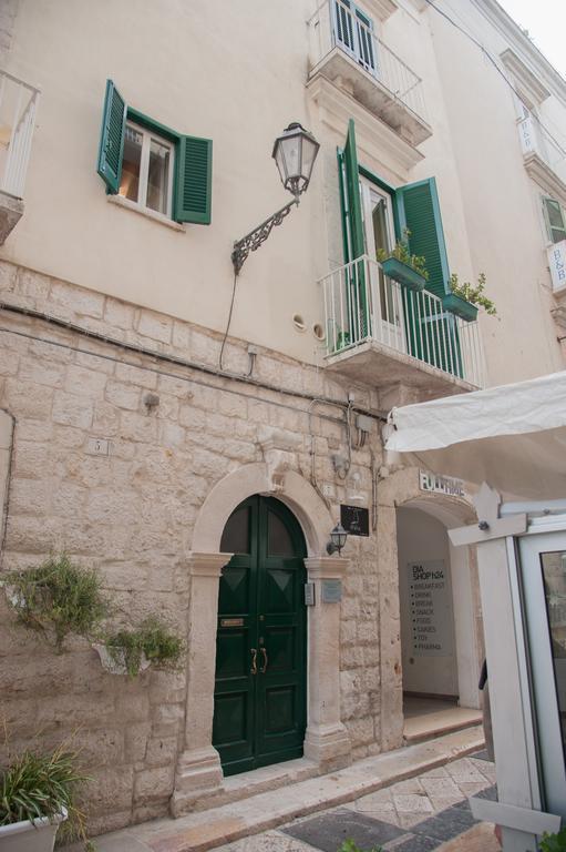 تراني B&B Al Vico الغرفة الصورة